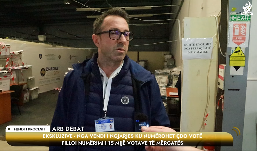 Krasniqi nga qendra e numërimit të votave: Përjashtim problemet që kanë qenë me softuerin e KQZ-së, pjesa tjetër e organizimit ka qenë në rregull.