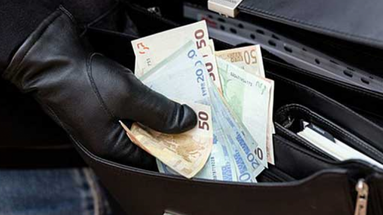 Prokuroria e Pejës ngrit aktakuzë ndaj një personi, dyshohet se vodhi gjësende në vlerë mbi 100 mijë euro përderisa pronari i shtëpisë ishte jashtë vendit