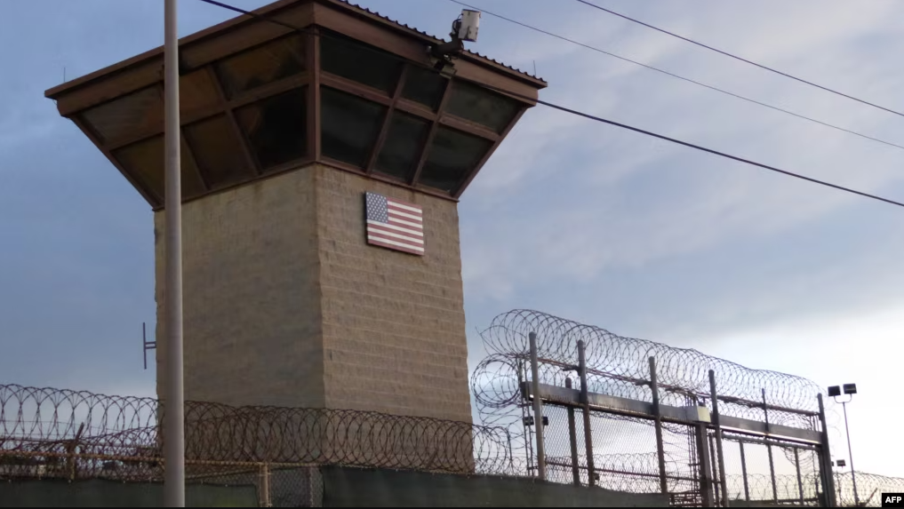 Rritet numri i emigrantëve që mbahen në Guantanamo