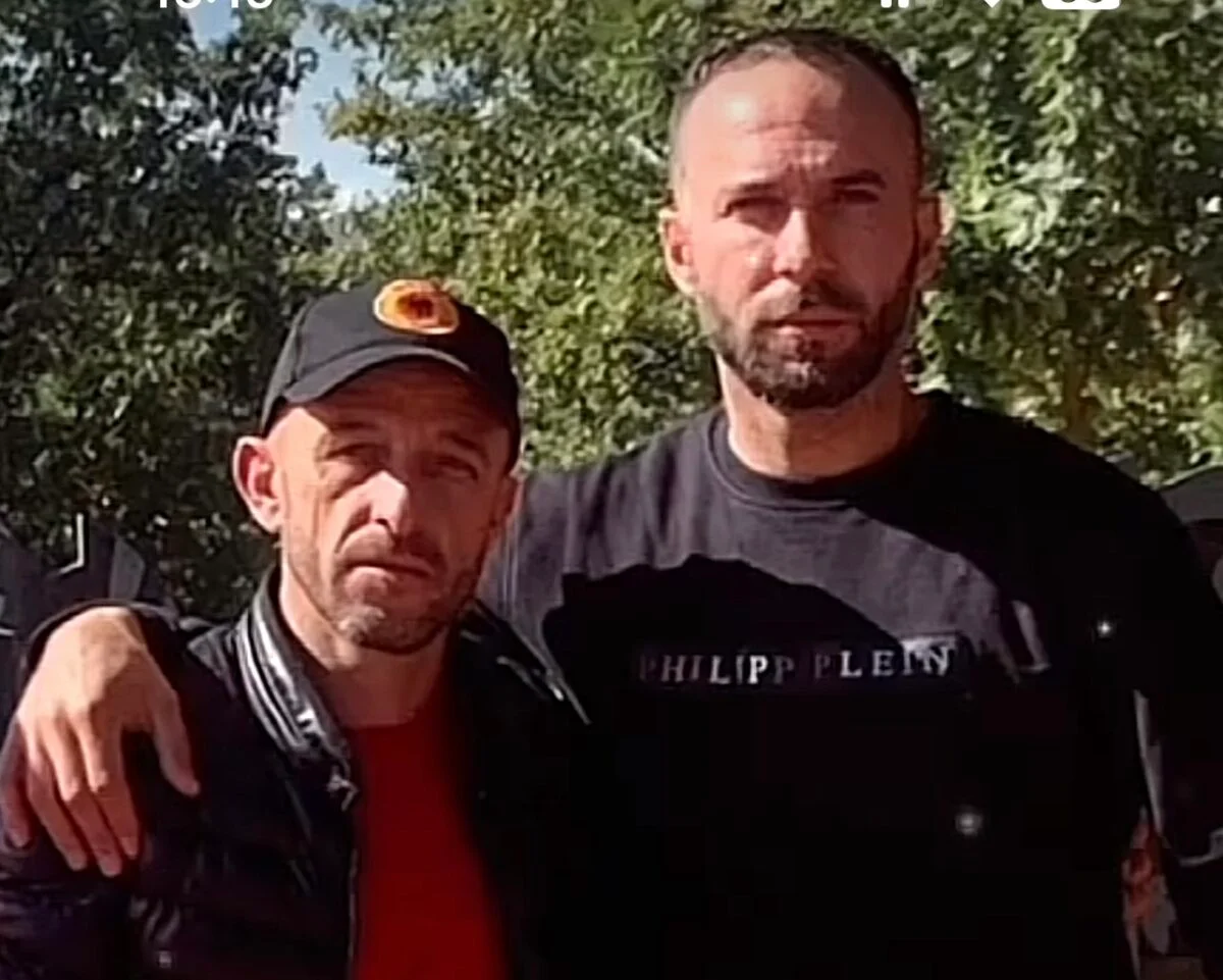 “Oh çfarë lajmi mora”, Vëllai i Faton Hajrizit, përkujton shokun e tij që u vra sot në Skënderaj