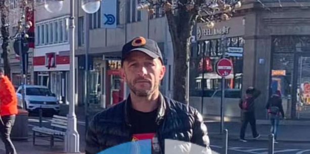 Vrasja në Skenderaj, vëllai i viktimës: I kanë thanë zhveshu në mes lokalit dhe kanë deshtë me …