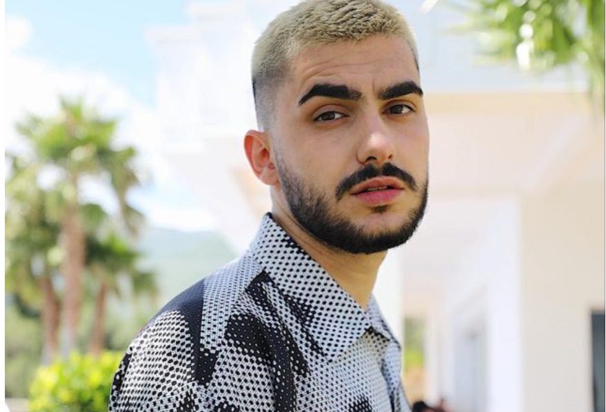 Butrint Imeri ‘ngre’ dyshime, poston foto me një vajzë nga ashensori
