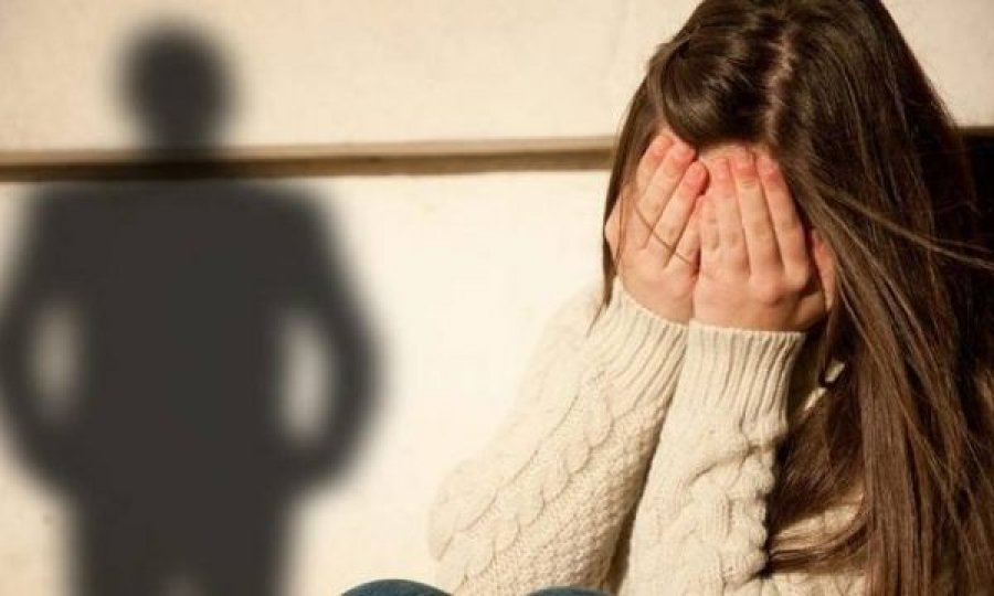 Tentoi ta dhunojë një grua në Vushtrri, i dyshuari pas intervistimit lirohet në procedurë të rregullt
