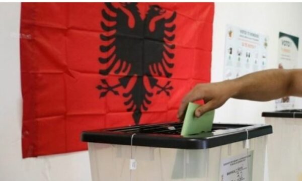 Monitorimi i zgjedhjeve, zyrtarë të SHBA-së dhe Britanisë nisin takimet në Tiranë
