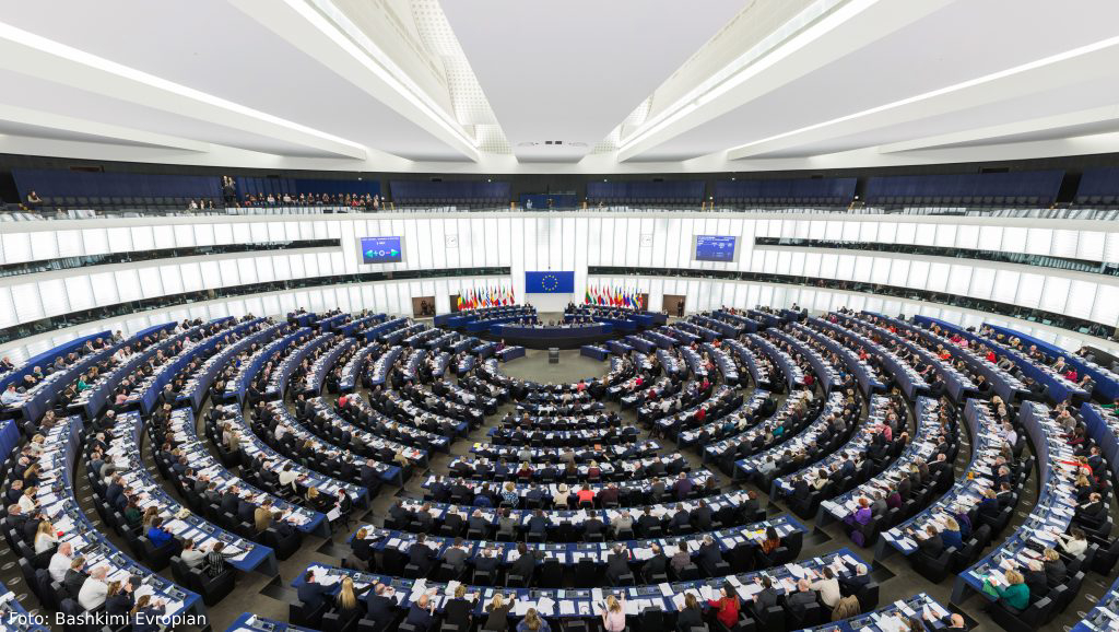 Eurodeputetët kërkojnë që BE-ja ta qartësojë procesin e integrimit evropian të Kosovës