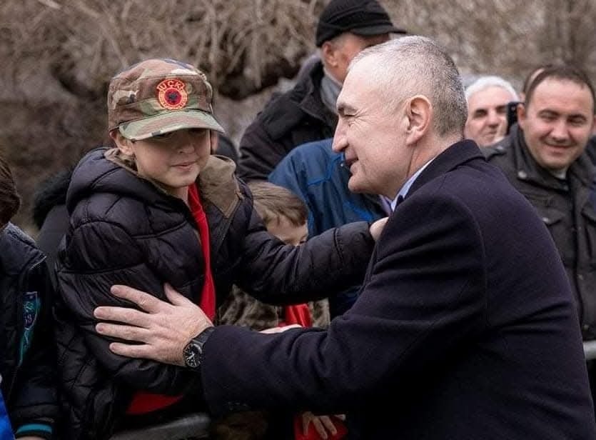 Ilir Meta uron Kosovën nga qelia: Forcohesh çdo ditë si faktor i rëndësishëm paqeje në rajon