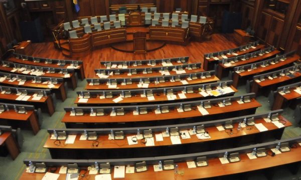Sot vazhdon seanca konstituive e Kuvendit të Kosovës