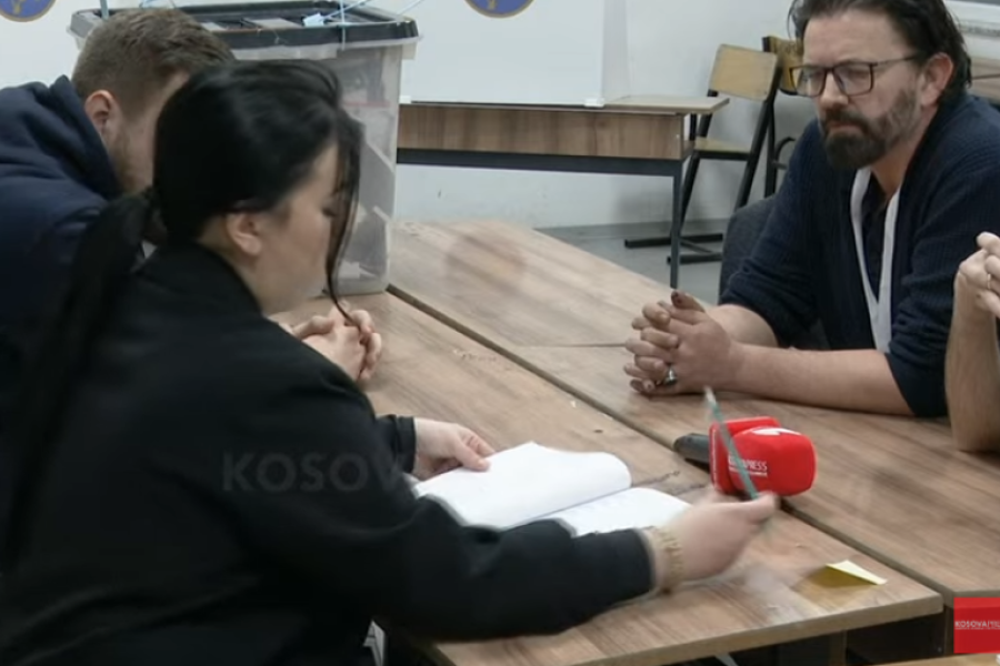 Drejtpërdrejt nga numërimi i votave në shkollën “Naim Frashëri”