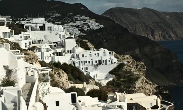 Pas tërmeteve të vazhdueshme, Santorini shpall gjendjen e jashtëzakonshme