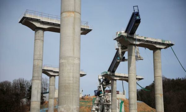 Shembet ura e autostradës në ndërtim në Korenë e Jugut, të paktën tre të vdekur