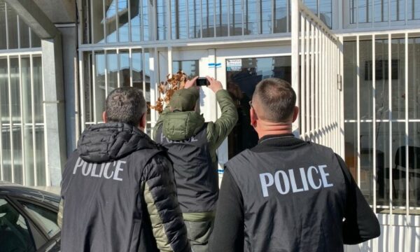 Prokuroria thotë se kontrolli i qendrave ilegale në veri u bë me leje nga Gjykata