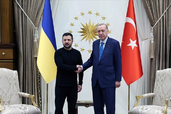 ​Presidenti Erdogan takohet me homologun ukrainas Zelensky