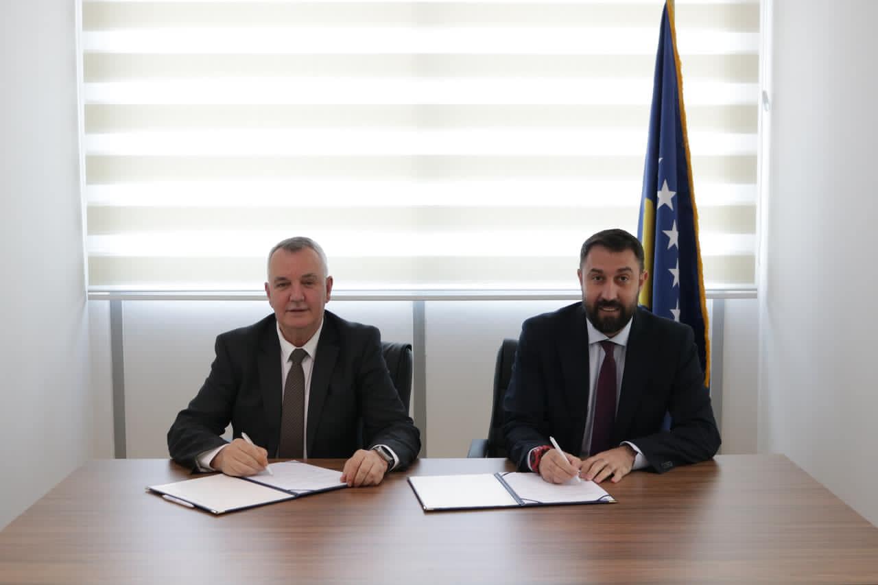 12 komuna përfitojnë rreth 8 milionë euro nga granti i performancës komunale