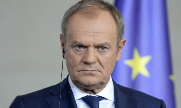 Kryeministri polak: Raportet nga kufiri ukrainas konfirmojnë se ndihma amerikane është ndërprerë, situata është e rëndë