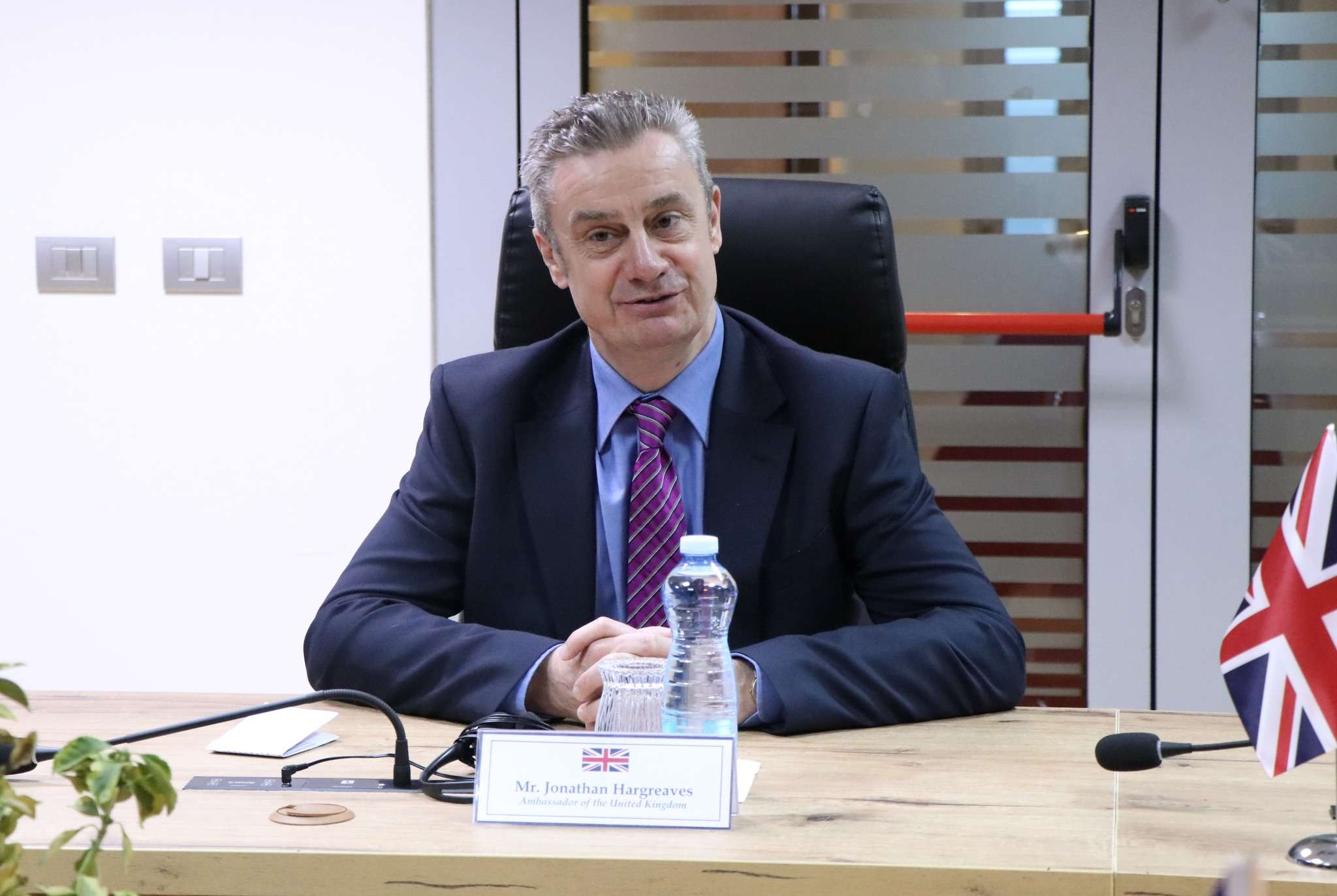 Aksionet në veri, ambasadori britanik kërkon koordinim e negociata