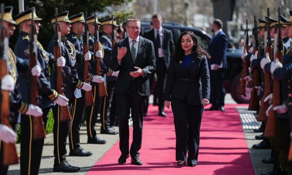 Marrëveshje sikurse me Kroacinë e Shqipërinë? presidenti letonez: Osmani më propozoi, do ta diskutojë kur të kthehem në Riga