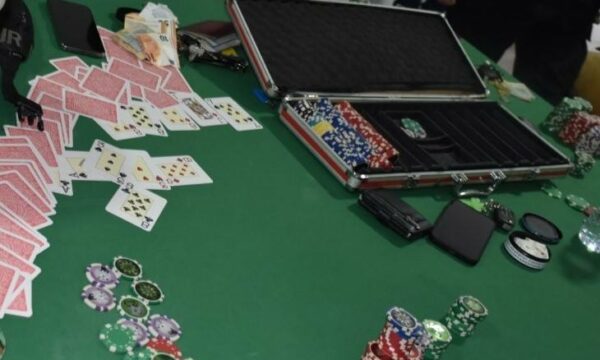 10 të arrestuar në Gjakovë për bixhoz të paligjshëm