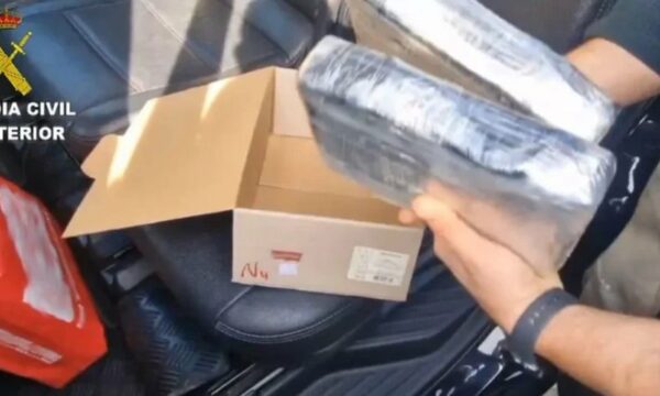 Udhëtonin me taksi të fshihnin gjurmët, kapen dy shqiptarët me kokainë në Spanjë
