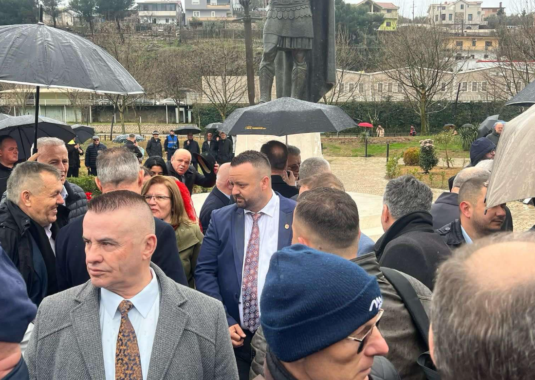 Pronari i TV ARBËRIA, Qëndrim Kryeziu i ftuar në ceremoninë e 581 vjetorit të Besëlidhjes së Lezhës