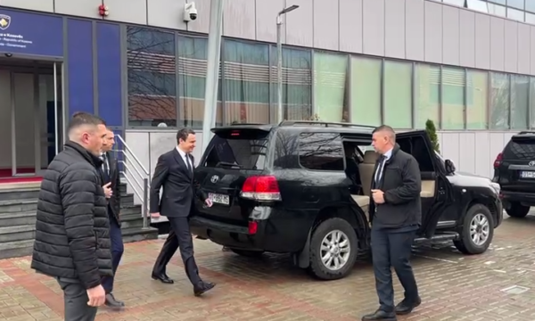 Përfundon takimi me Sorensenin, Kurti nuk deklarohet për media
