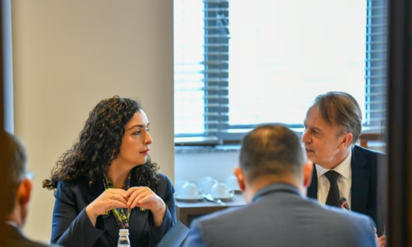 Osmani kërkon përsëri heqjen e masave ndaj Kosovës në takim me ambasadorët e BE-së