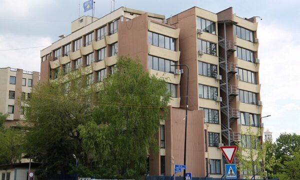Ngrihet aktakuzë ndaj tre personave për krime luftë ndaj popullsisë civile, prokuroria propozon gjykim në mungesë