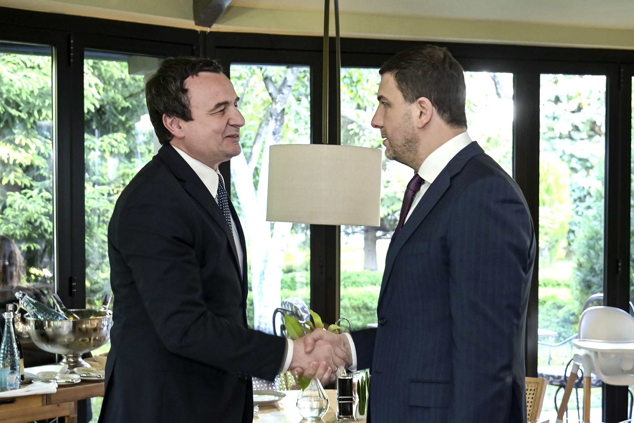 “Kurrë…” Krasniqi: E pamundshme të kemi bashkëpunim me Kurtin, kemi dallime