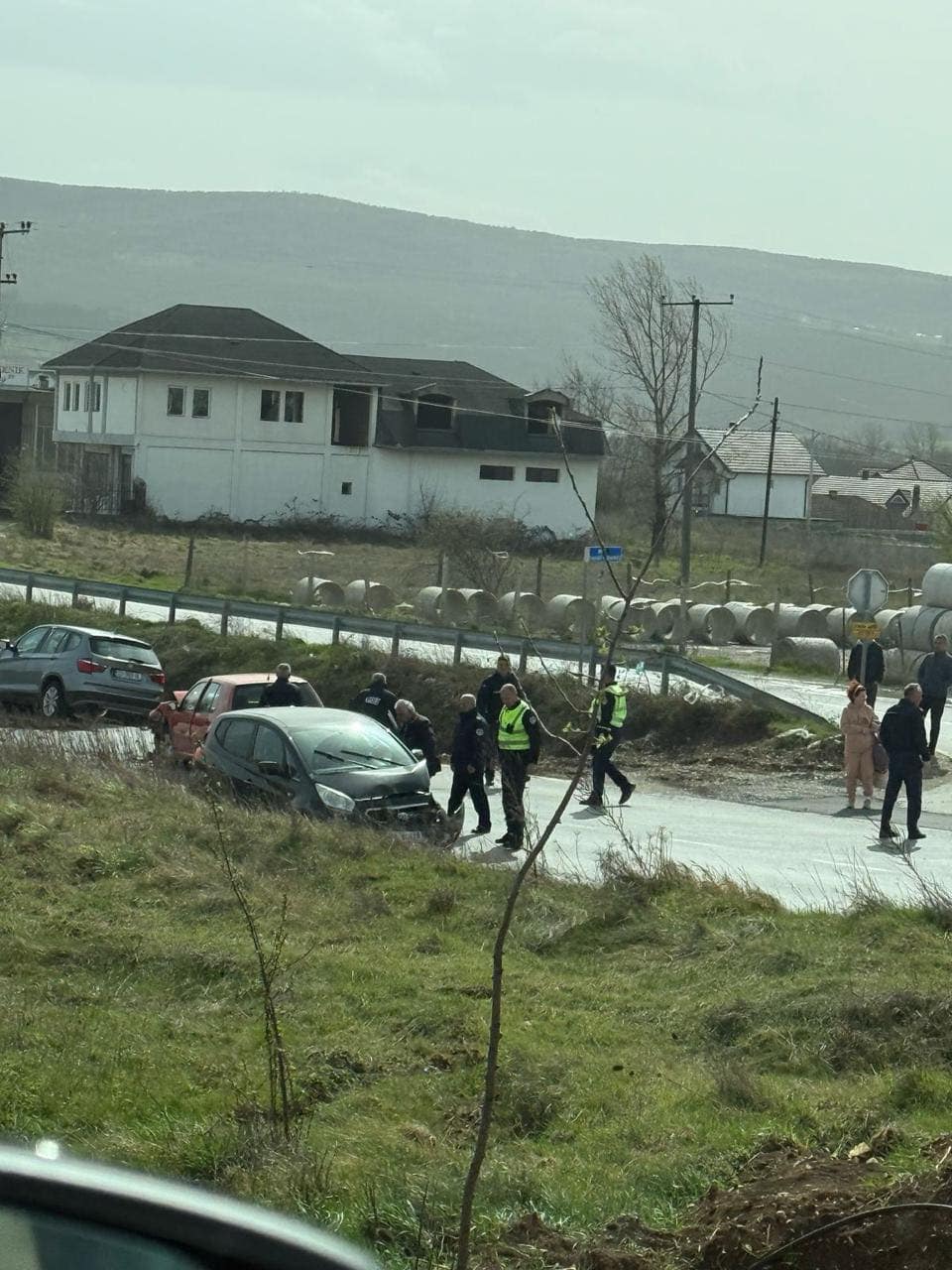 Aksidenti i rëndë në Klinë, lëndohen tre persona