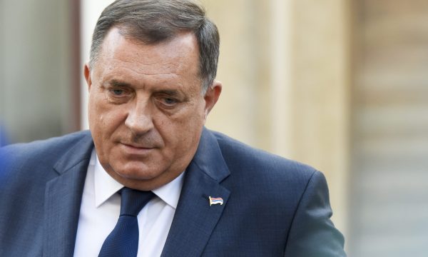 Prokuroria e Bosnjës lëshon urdhër për ndalimin e Milorad Dodik