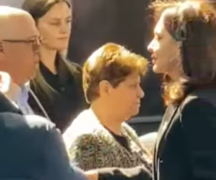 Kryetarja e Kuvendit të Shqipërisë, Elisa Spiropali, në Skënderaj merr pjesë në mbledhjen komemorative për Haxhi Thaçin
