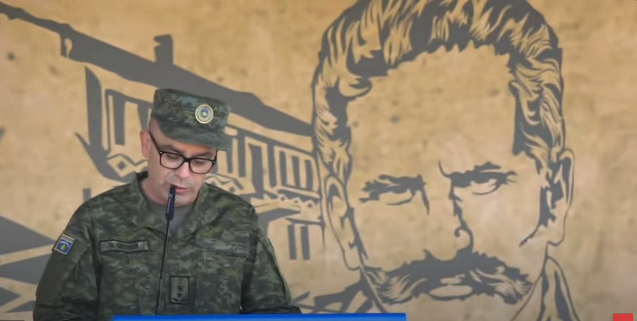 Po mbahet ceremonia e rreshtimit të kuadrateve të FSK-së