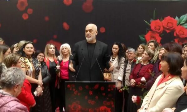“Pastrimi i shtëpisë socialiste”, Rama prezanton ekipin e Shkodrës për 11 majin