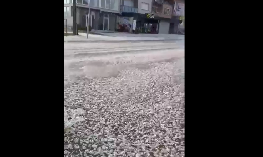 Breshër i madh në Podujevë, mbulohen edhe rrugët
