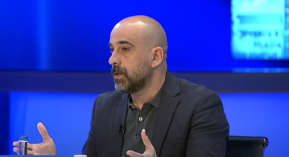 Kabashi: Gjuha e Sami Kurteshit ndaj mediave është normalizuar nga Vetëvendosja