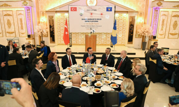 Ambasada turke fton për iftar Kurtin: Është thirrje për harmoni, paqe, solidaritet e mirësi