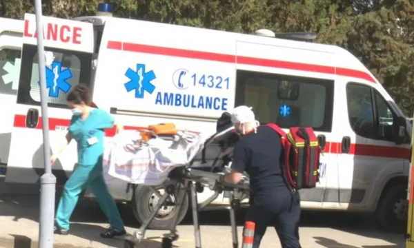 5 të lënduar nga zjarri në Koçan janë shtruar në spitalet e Selanikut, dy tashmë janë operuar
