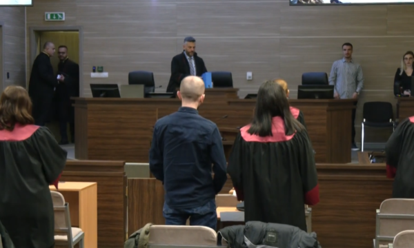 Prokuroria kërkon dënimin e aktivistëve të LVV’së për kanosje të gjykatësit e prokurorit, mbrojtja kërkon lirimin