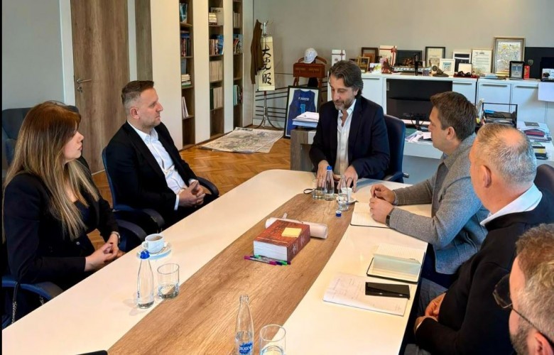 Rama e Hundozi biseduan për qasjen e RTK-së në sheshin ‘Xhorxh Bush’