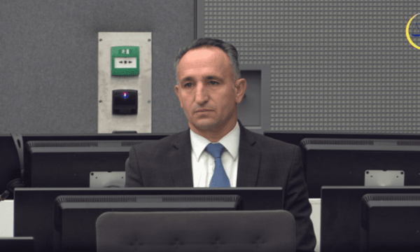 Mbrojtja akuzon ZPS-në për fshehjen e një materiali, kërkon pezullim të procedurave për pikat që akuzohet Smakaj