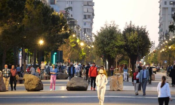 Për një vit turistët në Shqipëri shpenzuan gati 5 miliardë euro