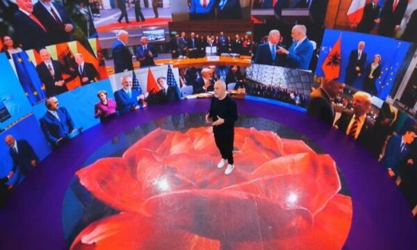 Rama prezanton programin elektoral të PS-së për zgjedhjet e 11 majit: Integrimi në BE, rritje pagash dhe reforma