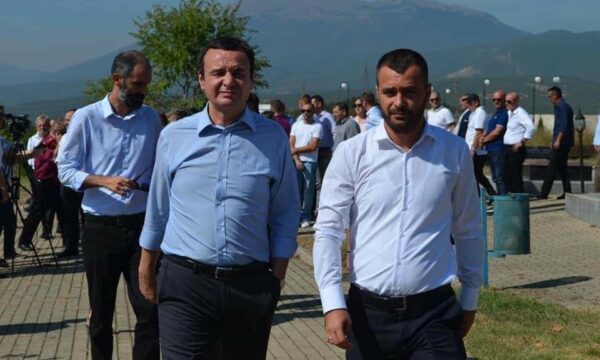 Arbër Rexhaj: Kurti po e analizon mundësinë e formimit të Qeverisë me koalicion