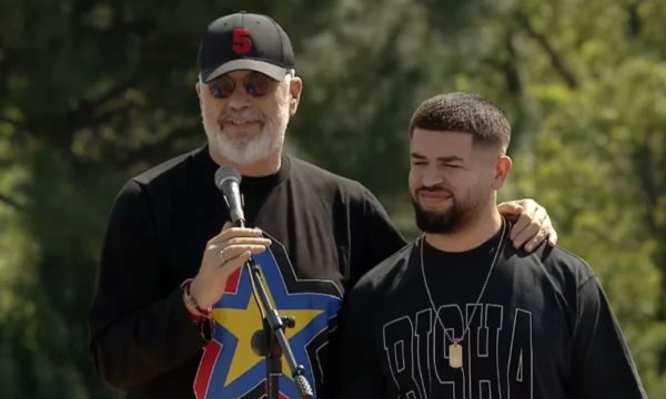 “Të gjithë bashkë do t’ia dalim”, Noizy performon këngën zyrtare të fushatës së PS krah Edi Ramës