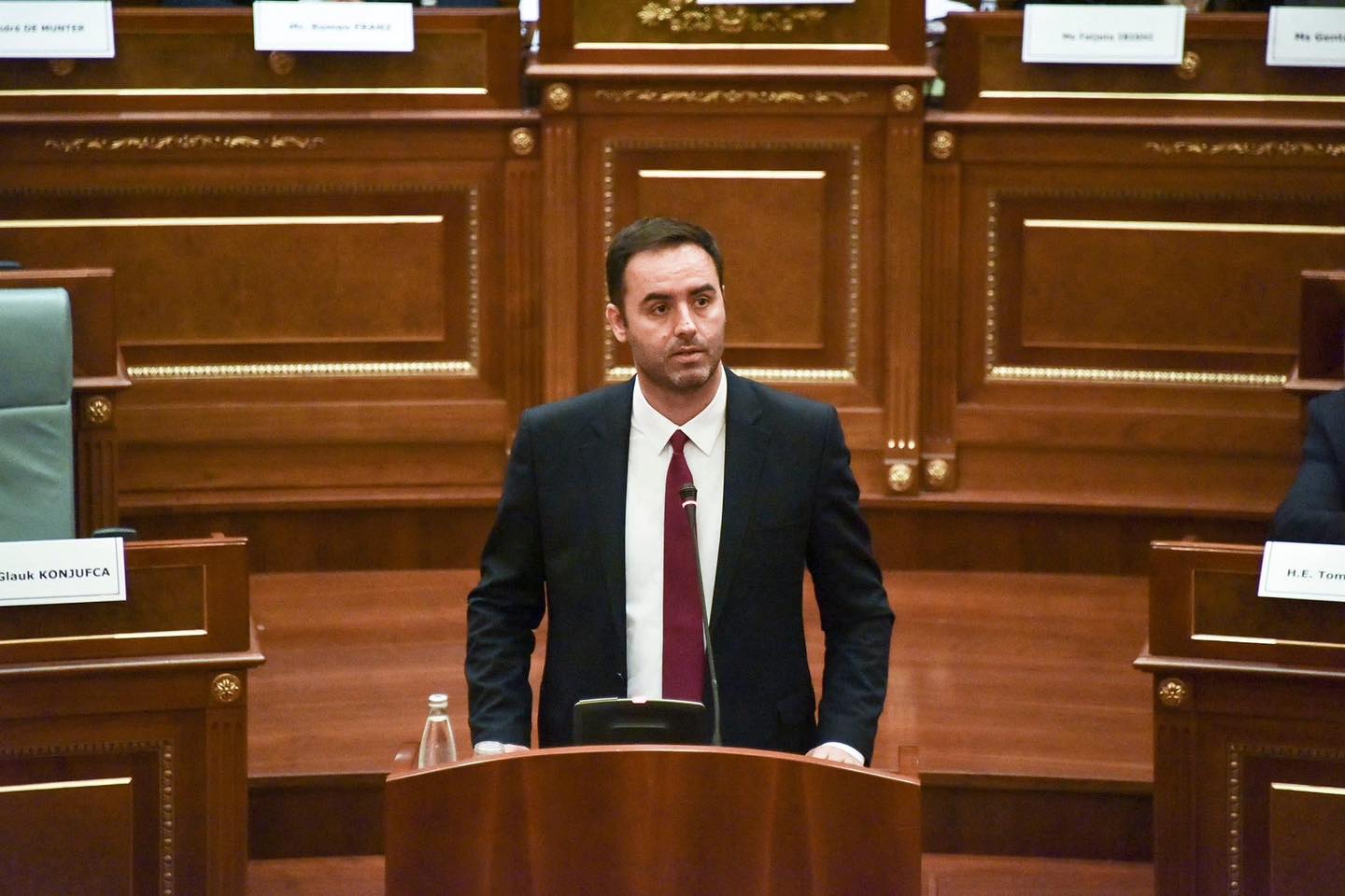 Konjufca del me njoftim si Kryetar i Kuvendit, tregon për mbledhje me kryetarë të subjekteve politike