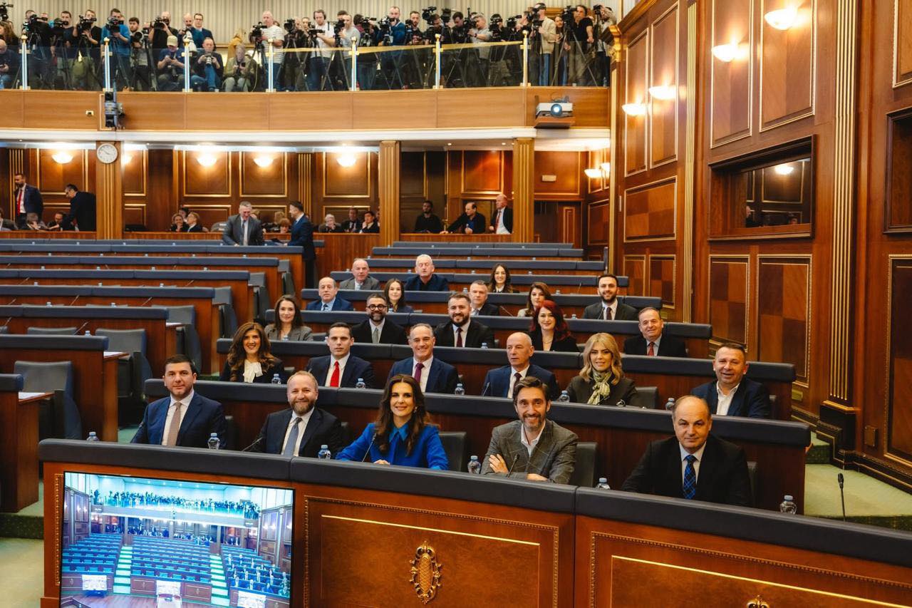 Çitaku-Kurtit: Jep dorëheqje e ulu si deputet – lëni akuzat, ju po komunikoni me Listën Serbe