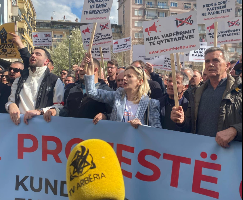 Paralajmërohet sërish protestë kundër shtrenjtimit të rrymës