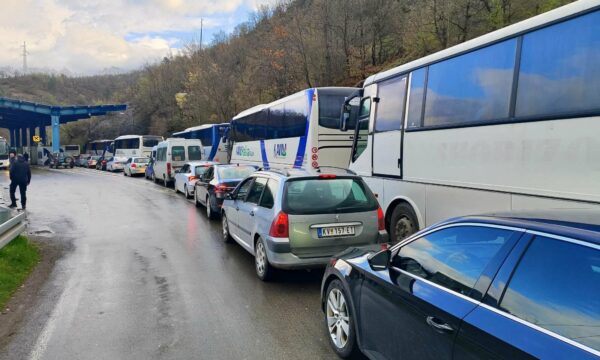 Petkoviq propagandon: Kurti po përpiqet brutalisht të pengojë serbët nga Kosova të vijnë në tubimin pro Vuçiqit në Beograd
