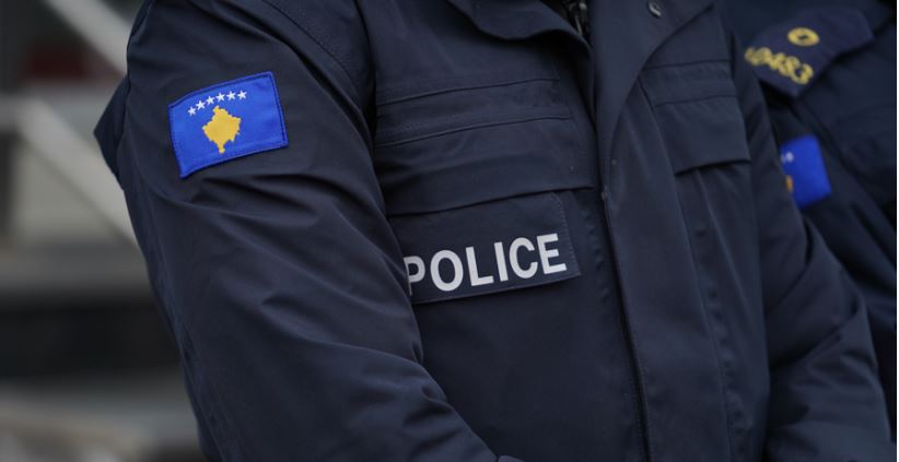 Tentojnë të grabisin bankomatin në Rahovec, përplasen me veturë gjatë arratisjes