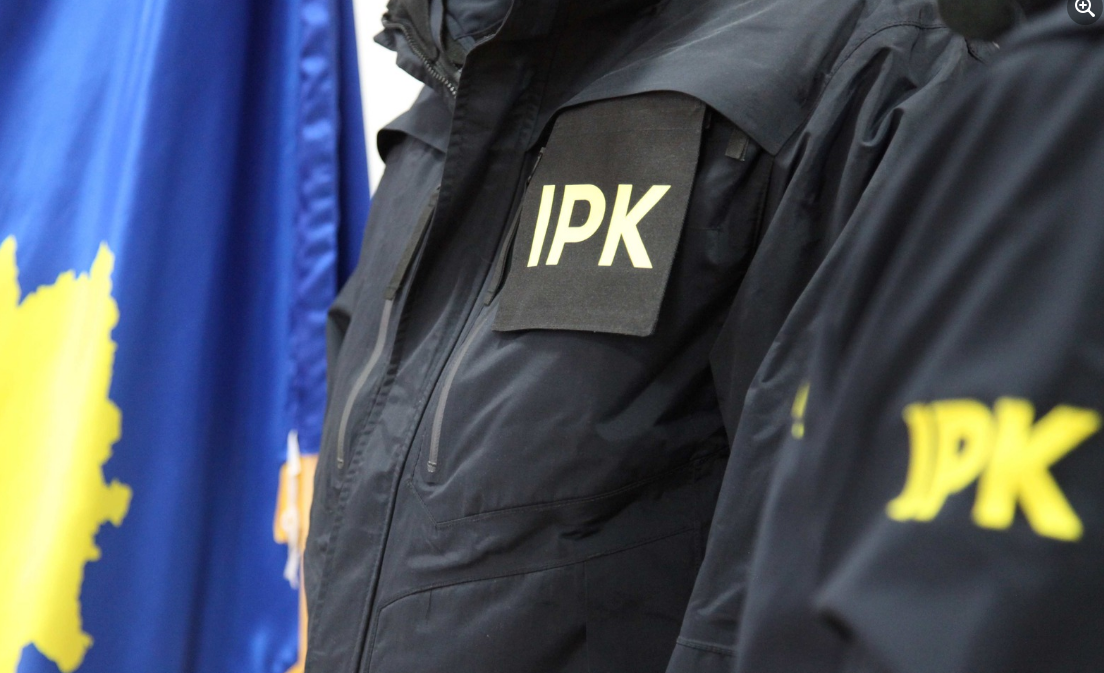 Arrestohet një zyrtar policor dhe suspendohen dy të tjerë