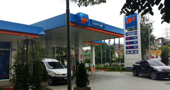 Ekskluzive: Me armë në dorë, grabitësit sulmojnë punëtorin e “IP Petrol” në Prishtinë – i marrin para e iPhone
